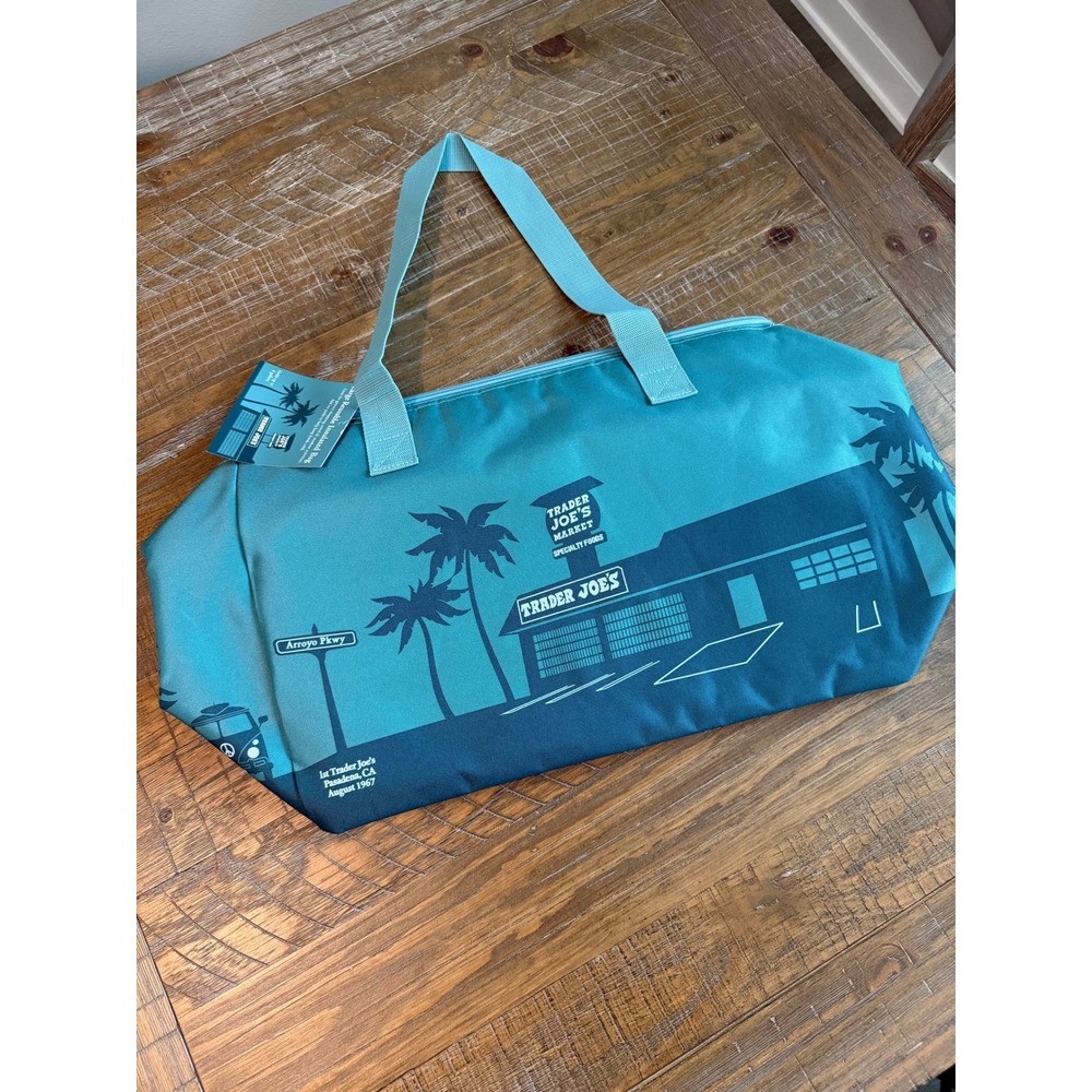 NWT Trader Joes Large Reusable Insulated Bag Teal Pasadena 1967 8 Gallon‎ Tote